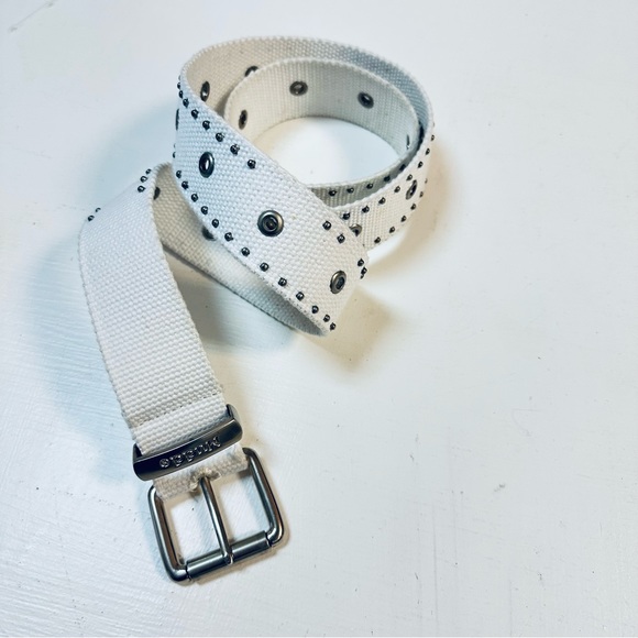 mudd white belt size M with rivets - Picture 2 of 7